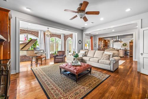 Buford House | The Buford Manor