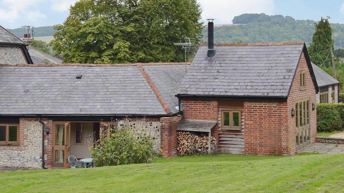 Compton Cottage | The Bull Pen - 17320