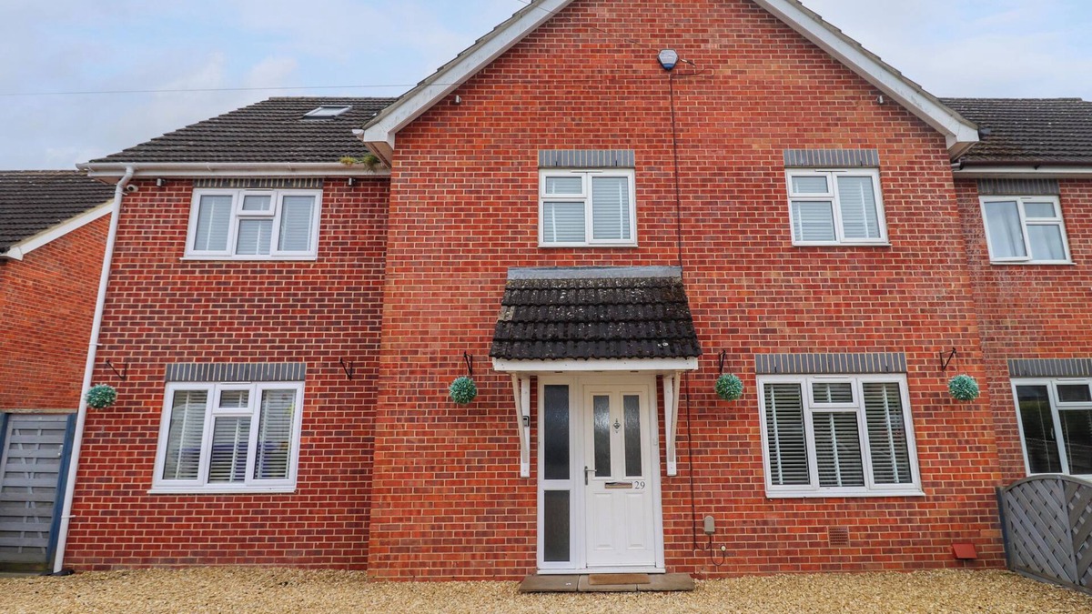 Stonehouse Cottage | THE BULLSEYE, pet friendly, character holiday cottage in Stonehouse