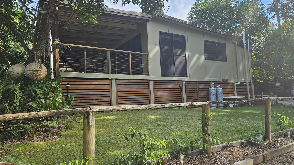 Eurong House | The Bungalow Fraser Island