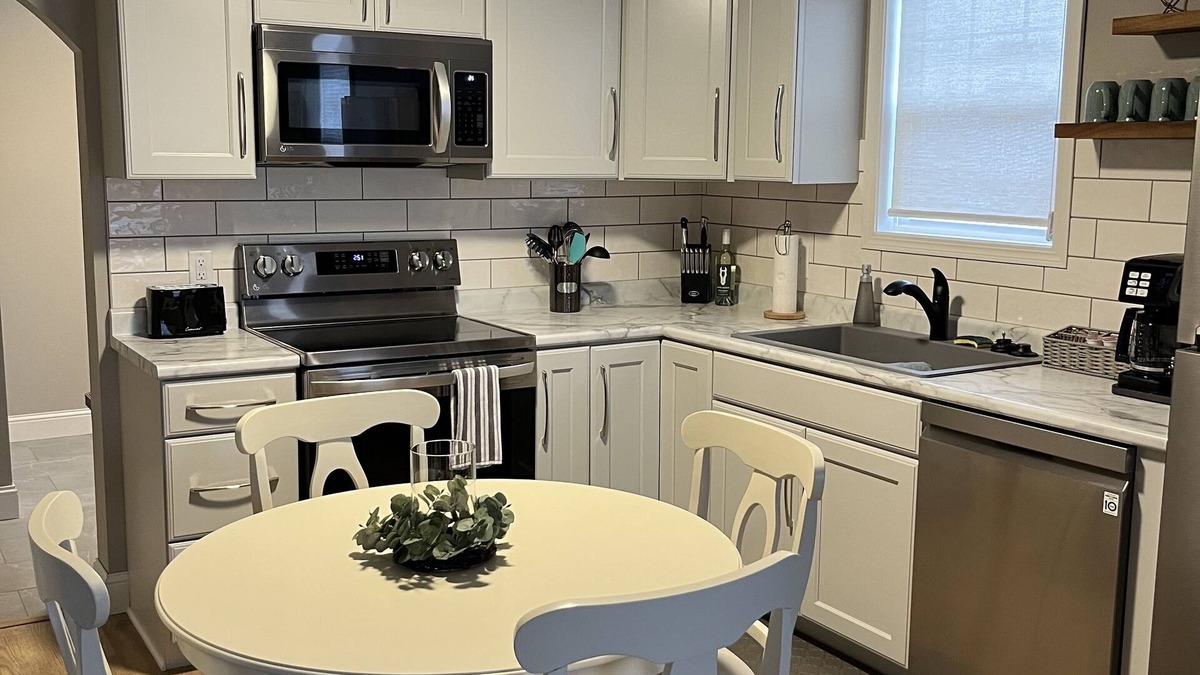 Eau Claire House | The Bungalow on State