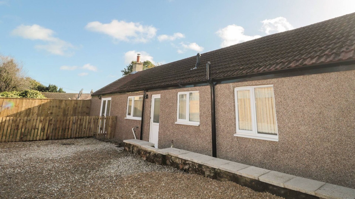 Longframlington Cottage | THE BUNGALOW, pet friendly, with a garden in Longframlington