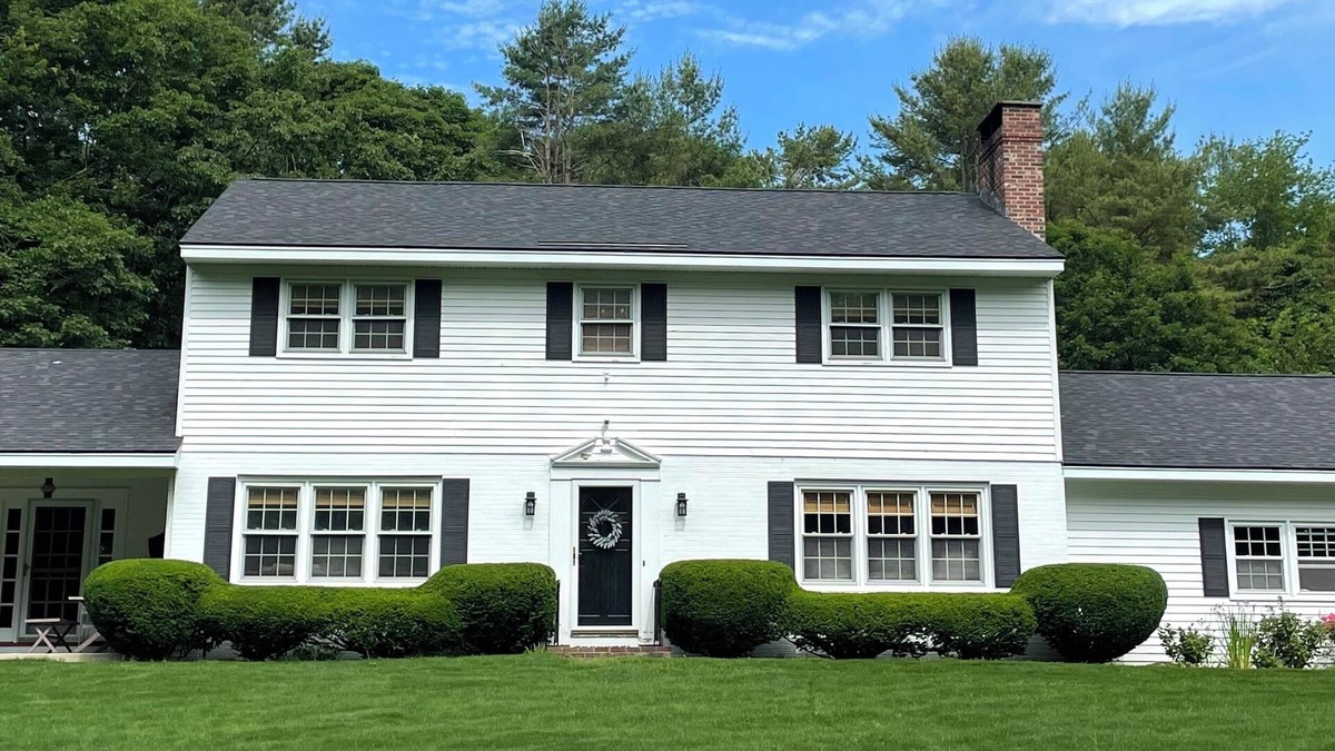 Kennebunk House | The Bunk House KBK in Kennebunk,Maine. n1.2 MILE to BEACH! Sleeps 9 people.nnn