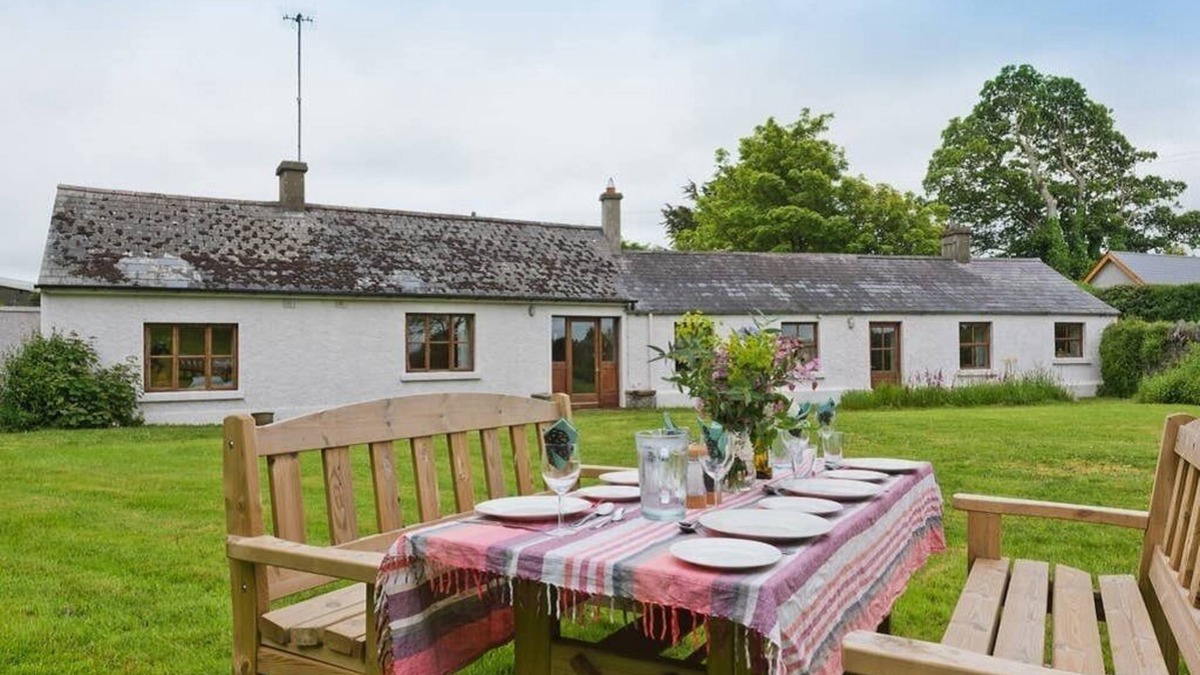 Baltray Cottage | The Bunker Cottage, traditional spacious riverside retreat.