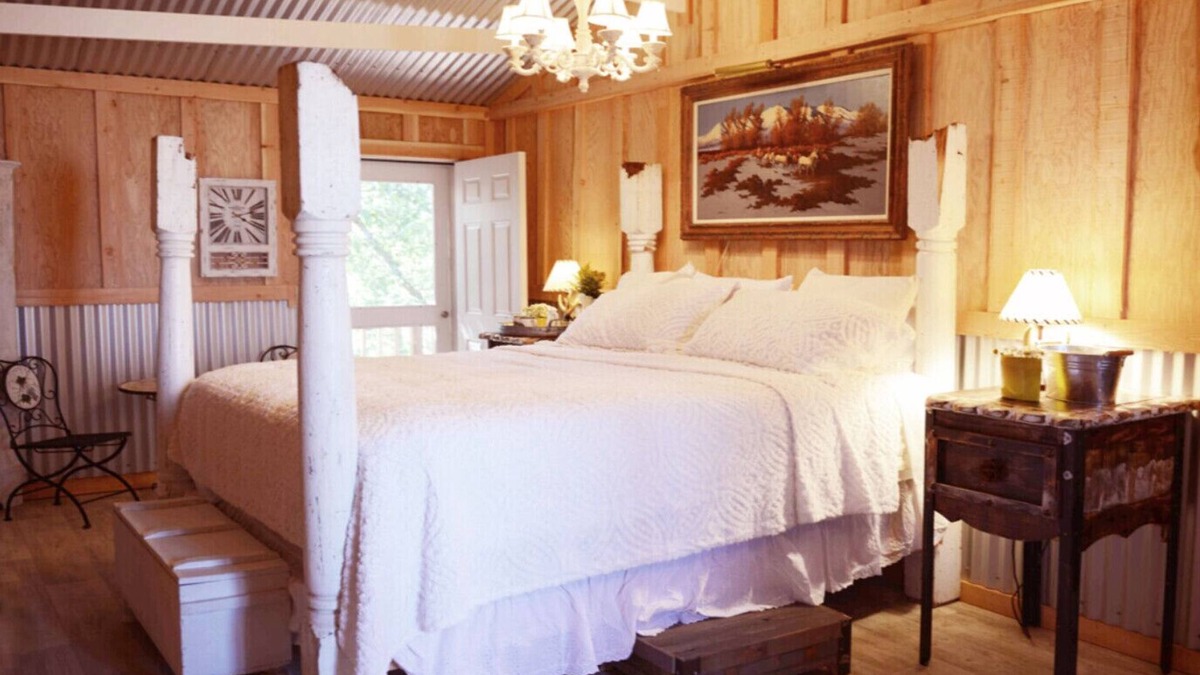Joseph Apartment | The Bunkhouse, A Romantic Riverside Get-A-Away for Two