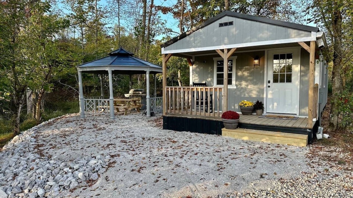 Apple Grove Apartment | The Bunkhouse