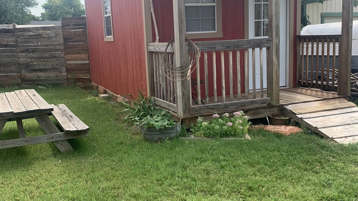 Dewey County Cabin | The Bunkhouse