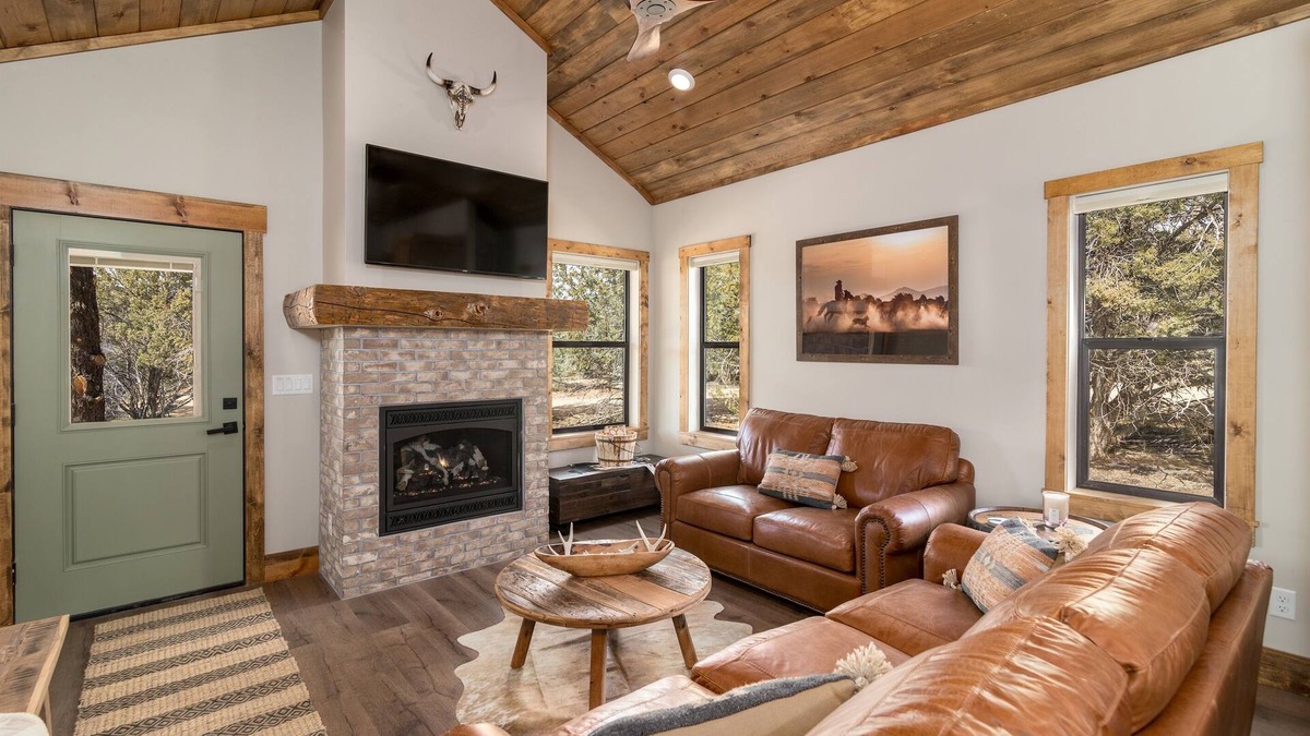 Orderville Cabin | The Bunkhouse | Zion & Bryce | Hot Tub | Fire Pit
