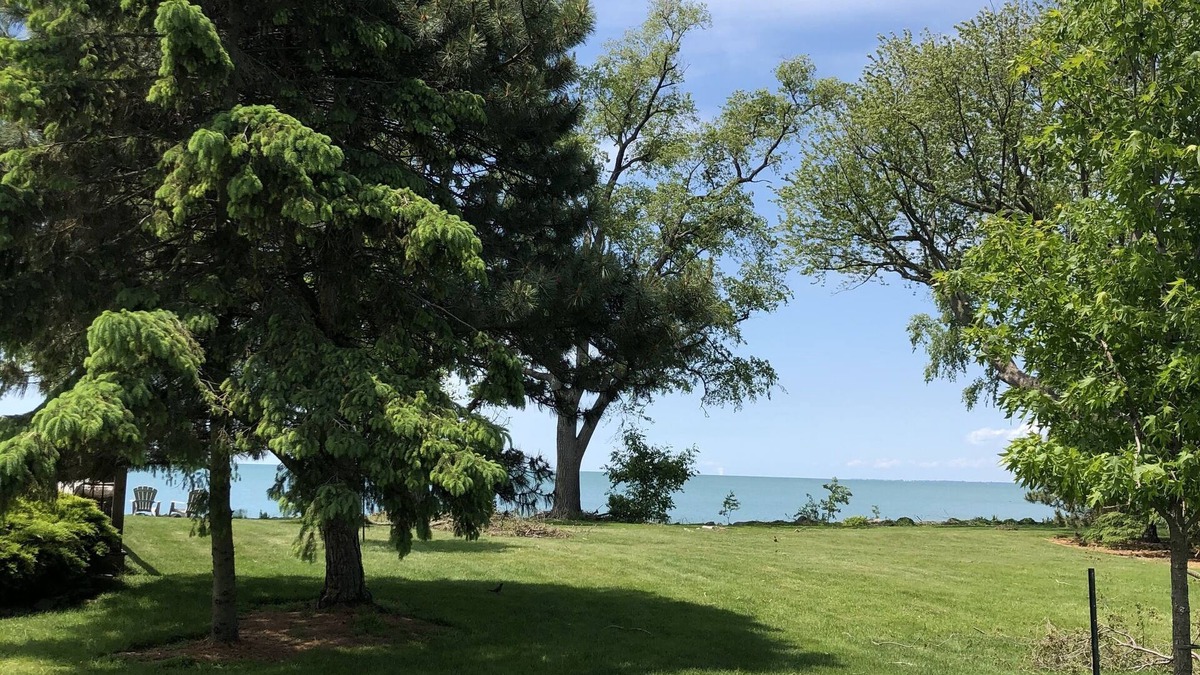 Leamington House | The Bunkie on Lake Erie