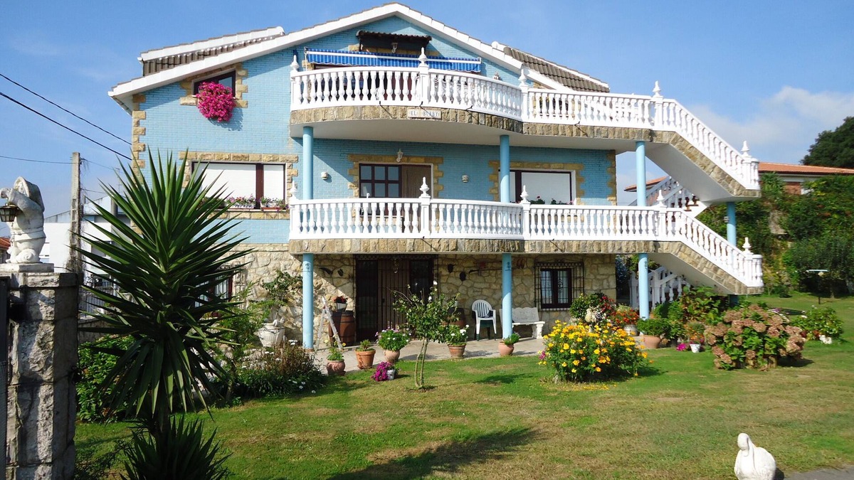 Somo Apartment | The Burby II apartment with garden in Somo (Cantabria).