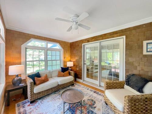 Lagoon Heights House | The Burkeshire Manor - Charming Family Home