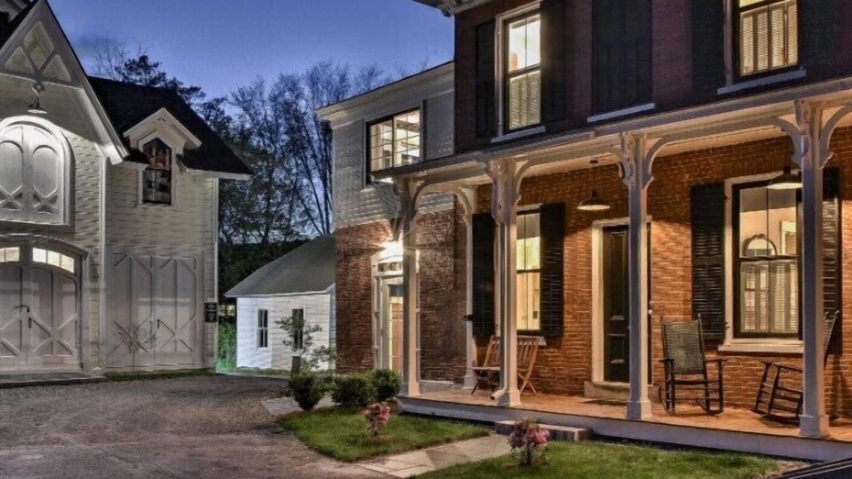 Keene House | The Burrell House