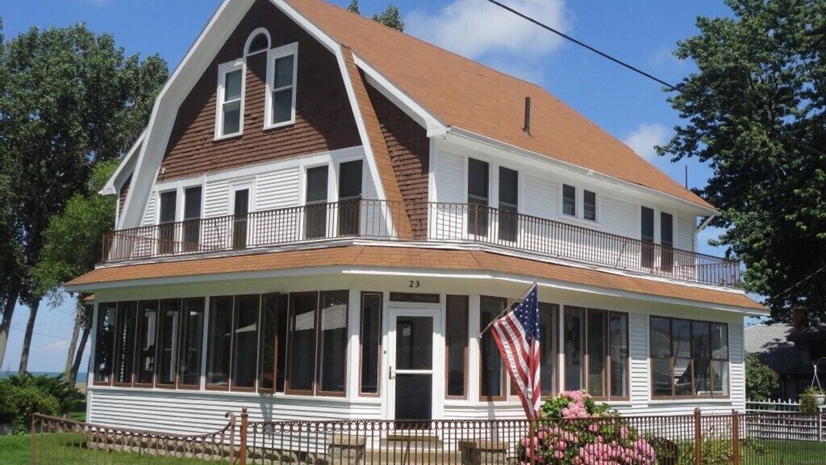 Huron House | The Buster Brown Shoe House - lakefront with gazebo and wrap-around porch