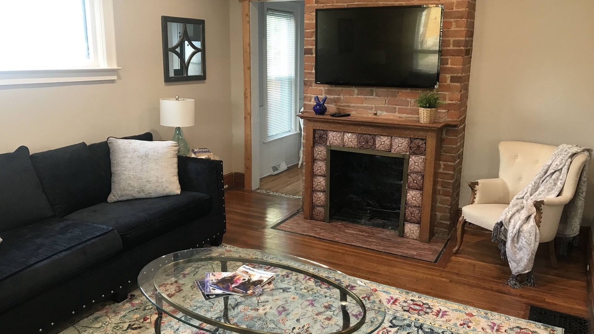 Front Park House | The Butterfly Garden in the City-AC Central - Big groups.