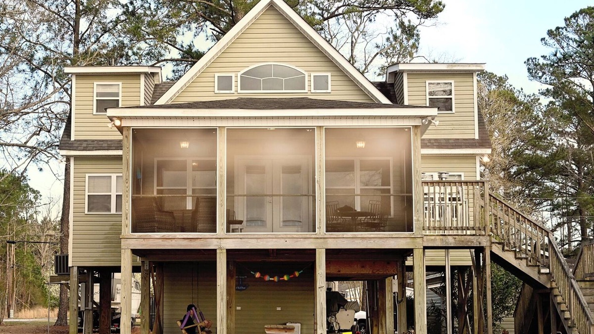 Merritt House | The "C" Hammock–Your Relaxing Bay River Getaway