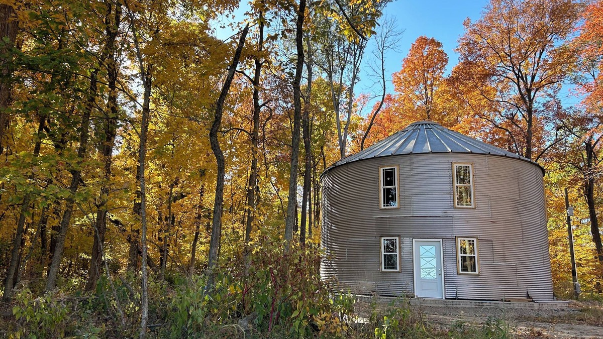 Janesville Cottage | The Ca BIN