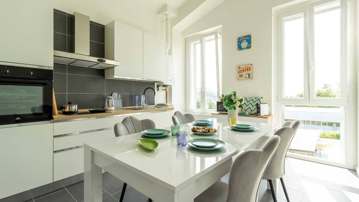 San Fermo della Battaglia Apartment | The Castle