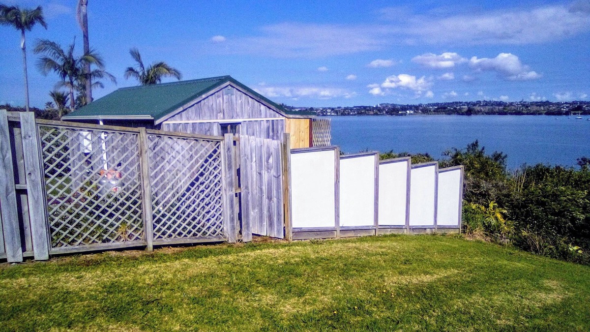 Auckland Cottage | The Cabana Half Moon Bay Quiet Private Setting with Panoramic Sea views