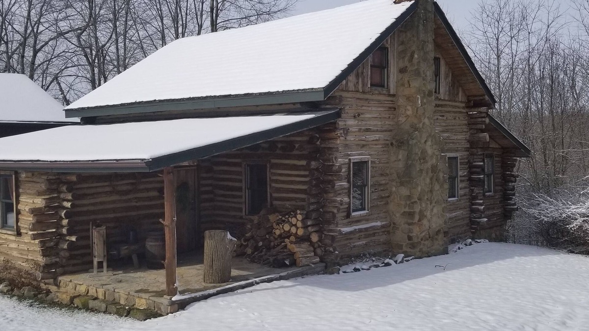 Paris Cabin | "The Cabin" A handcrafted Log Cabin with 1800's décor, trails and privacy!