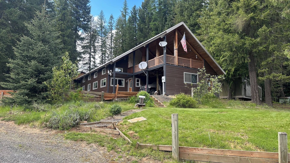 Clearwater County House | The Cabin at Cardiff Spur
