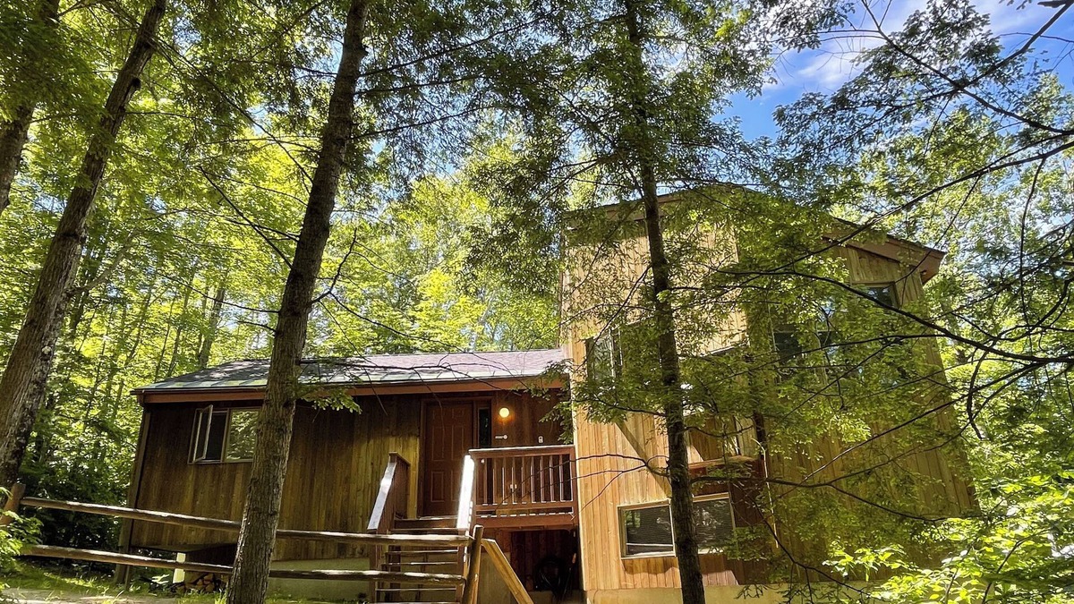 North Conway House | The Cabin at Crown Ridge, Nestled in the White Mountains of New Hampshire