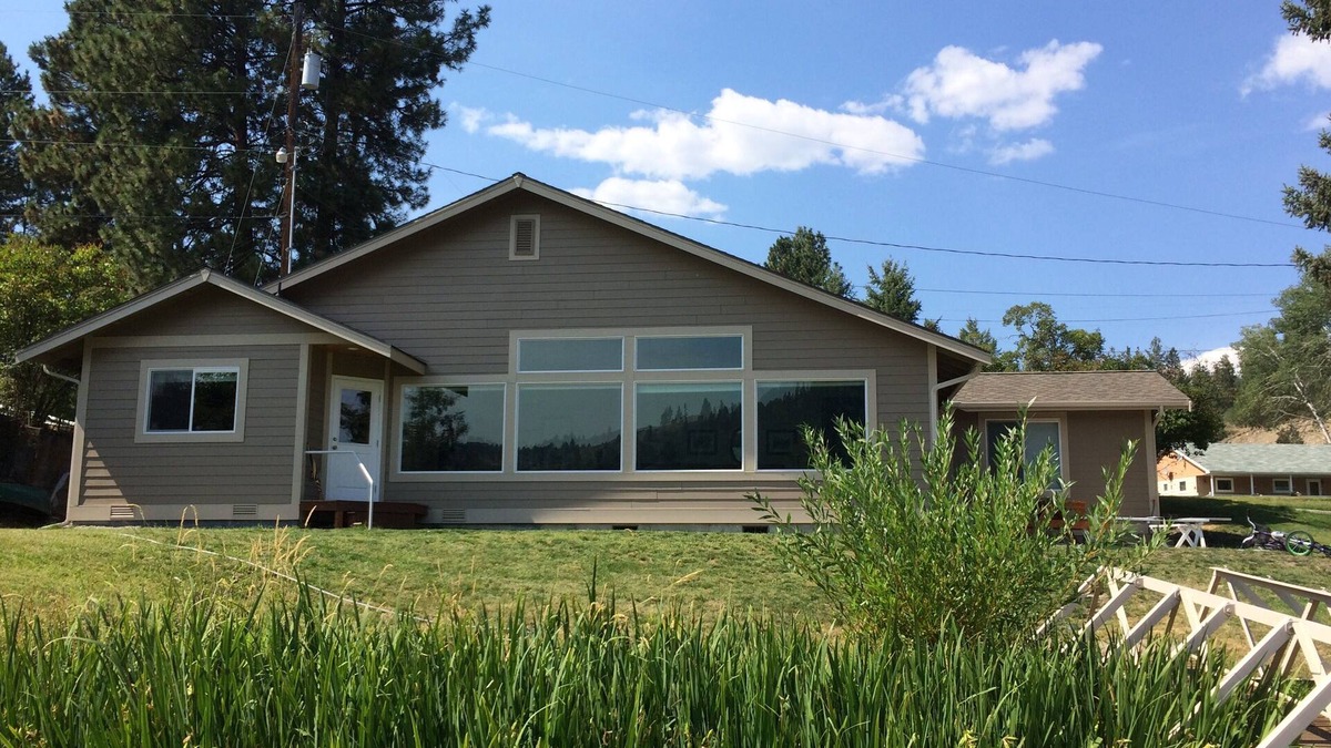 Republic House | The Cabin at Curlew Lake - beautiful home with private dock