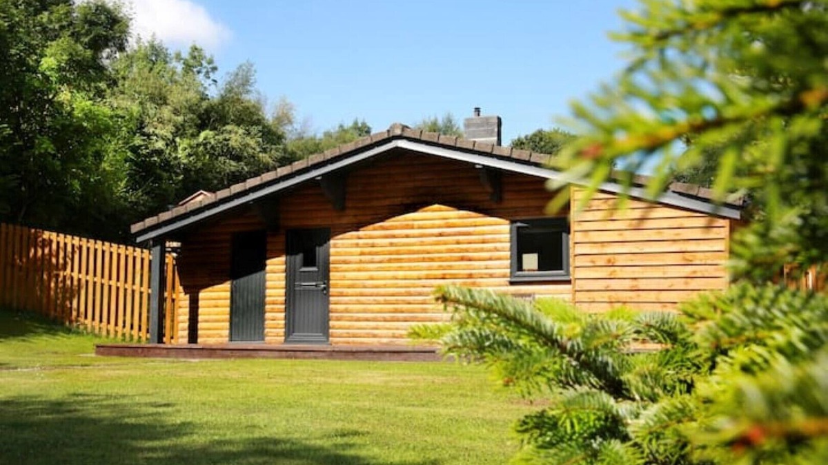 Bridgend Cabin | The Cabin at Ffos Farm