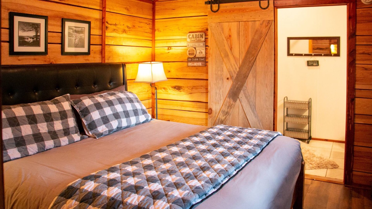 Hot Springs Cabin | The Cabin at Panther Valley Ranch