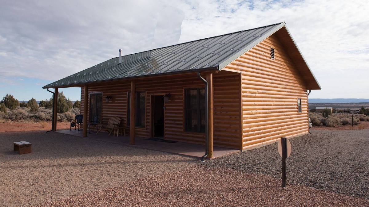 Kanab Cabin | The Cabin at Purradise near Best Friends, Zion, Bryce, Lake Powell, Grand Canyon