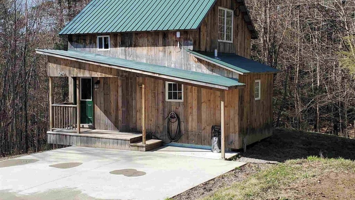 Sullivan Cabin | The Cabin at Woodside Homestead - Two Bedroom Getaway in Sullivan Close to Keene