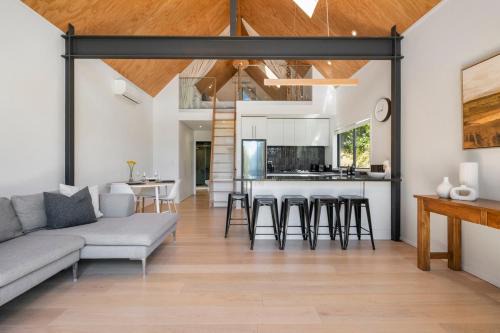 Tawa House | The Cabin - Holiday home