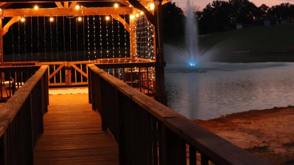 Kildare House | The Cabins at Ivey Acres THREE LUXURY CABINS ON 50 ACRES IN THE PINEY WOODS