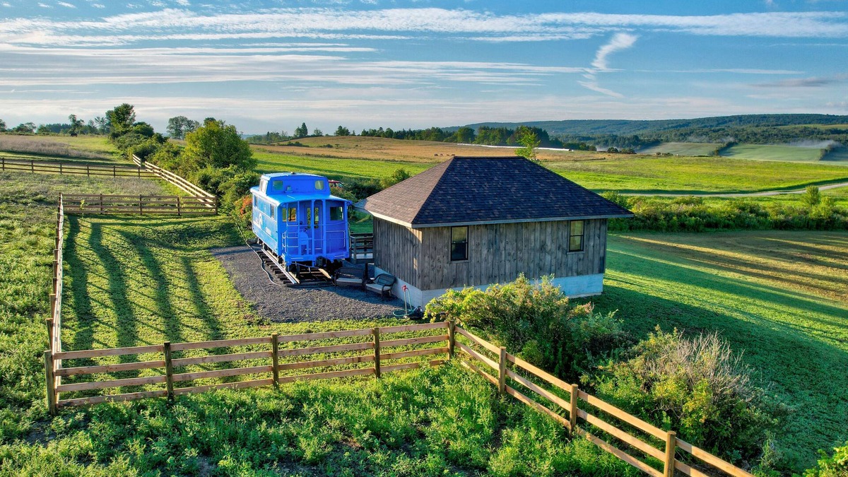 Sprout Brook House | The Caboose | Mtn Views | Farm Animals + Fire Pit!