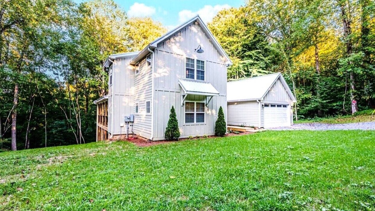 Scottsville House | The Caldwell-MountainVibes at Barren River Lake