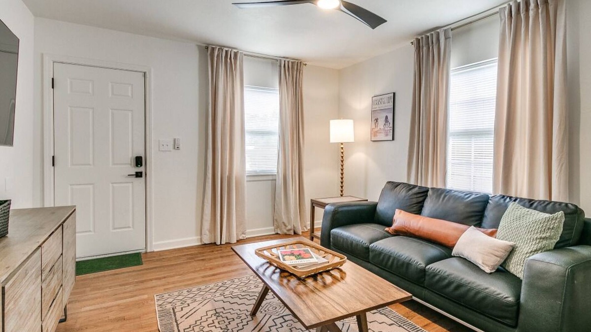 Norman Apartment | The Cali - 1/4 mile to OU Stadium