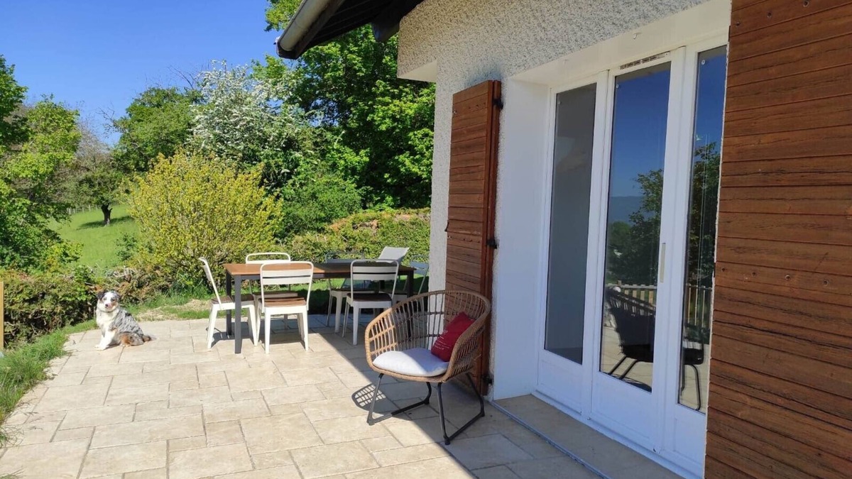 Nonglard House | The calm of the countryside with the benefits of Annecy's lake and mountains
