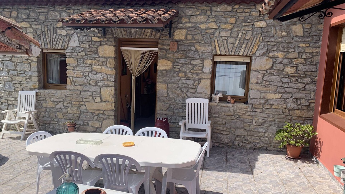Distrito Rural Este Cottage | The calm. Rural house in Gijón with garden and private parking. full rent
