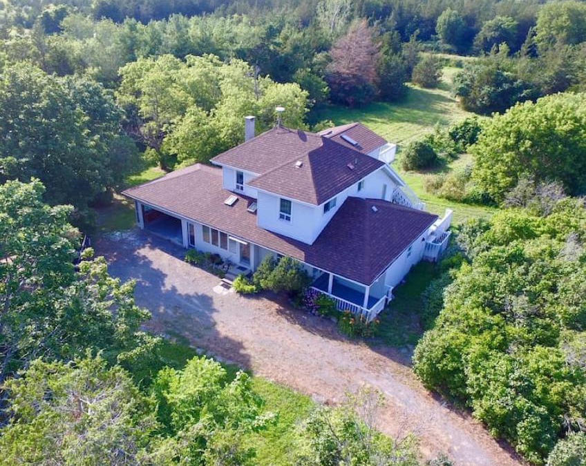 Bongard Bed & Breakfast | The Cameron Cottage-Sleeps 10
