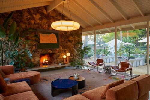 Ojai Hotel | The Capri Hotel