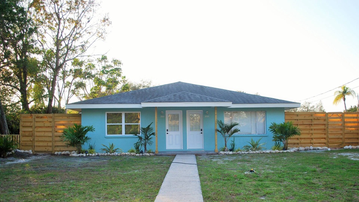West Bradenton House | The Captain's Quarters