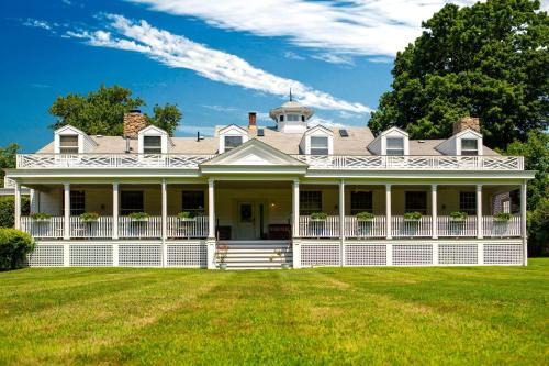 Westbrook Center Bed & Breakfast | The Captain Stannard