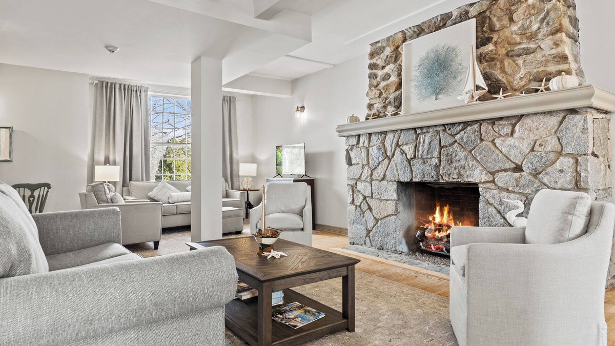 Westbrook Center Bed & Breakfast | The Captain Stannard