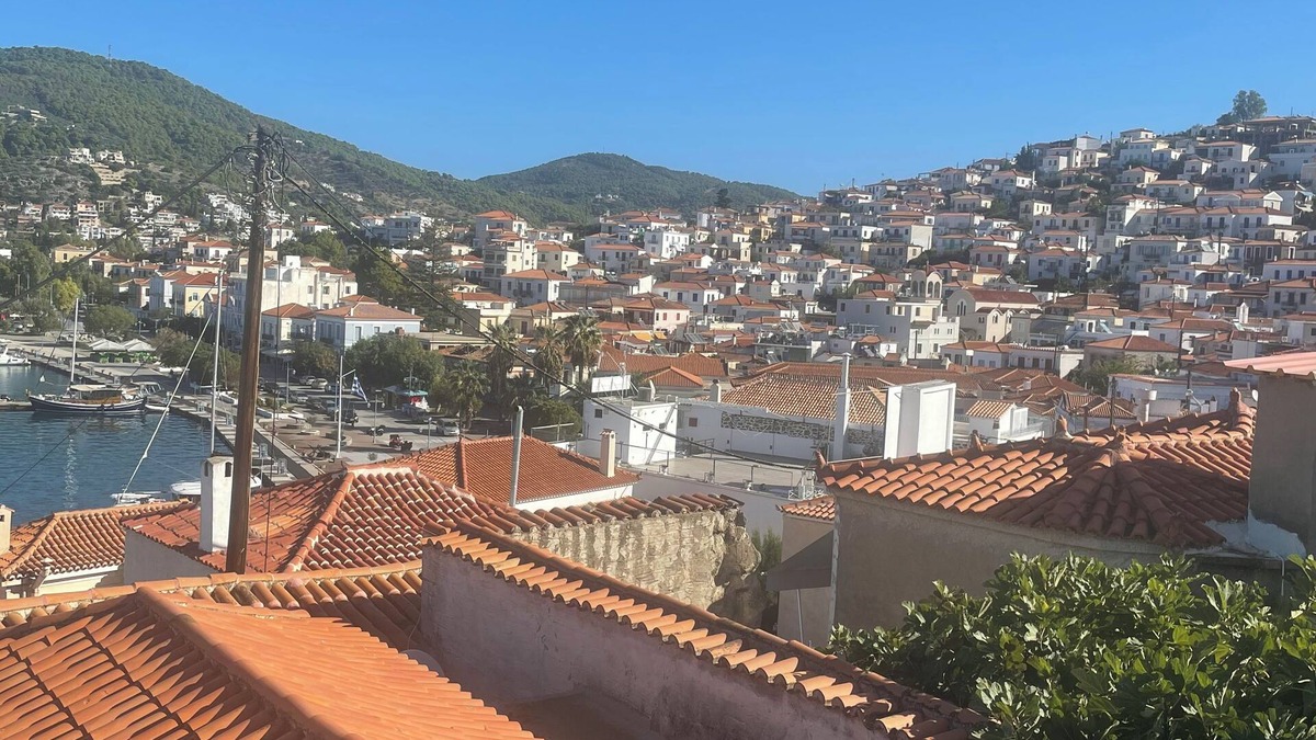 Poros House | The Captains Residence. Poros. Presented by Lazy Daze