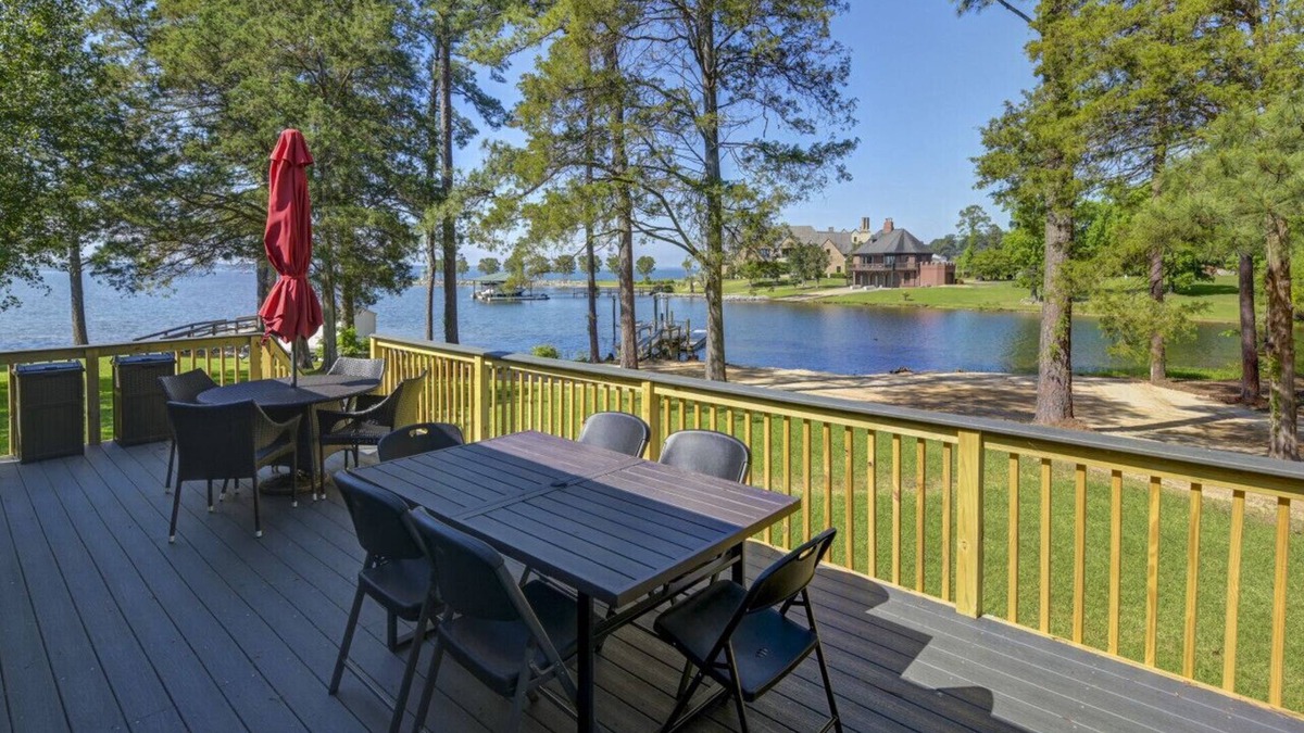 Lake Murray of Richland House | The Cardinal's Nest | Sleeps 9 | Close In
