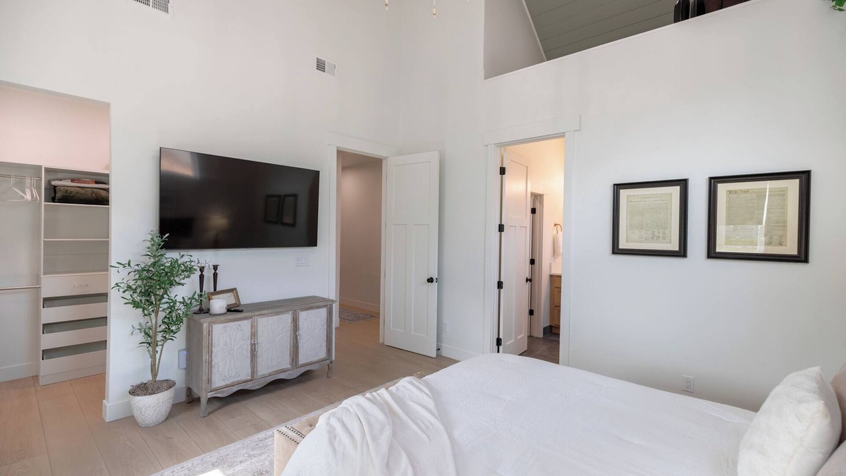 Ranchettes House | The Carla: 3-bedroom house in charming Cheyenne with WiFi, fitness room, AC