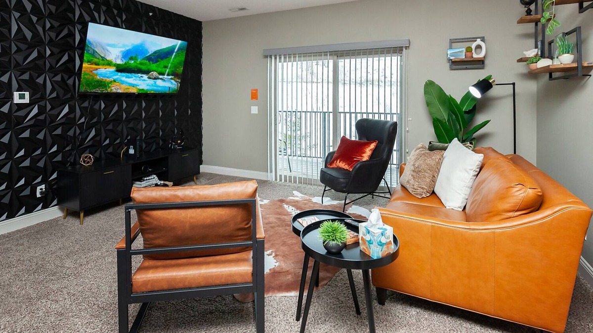 West Des Moines Apartment | The Carmel/Bold/Massage/Chair Spacious/3D Wall/Pool/Gym/Tanning Bed