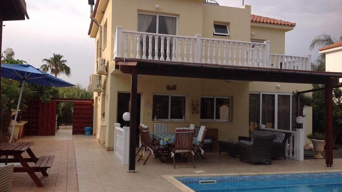 Ayia Napa Villa | The Carolyn villa in Ayia Napa has everything you need for an enjoyable holiday