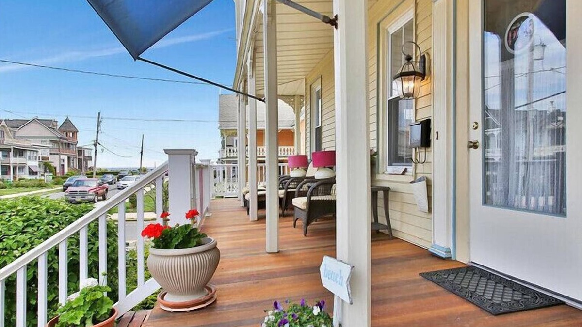 Ocean Grove Bed & Breakfast | The Carriage House B&B