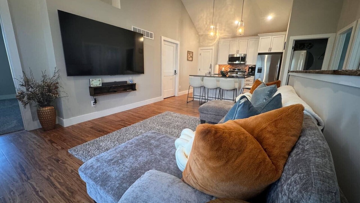 Brook Creek House | The Carriage House in East Lawrence