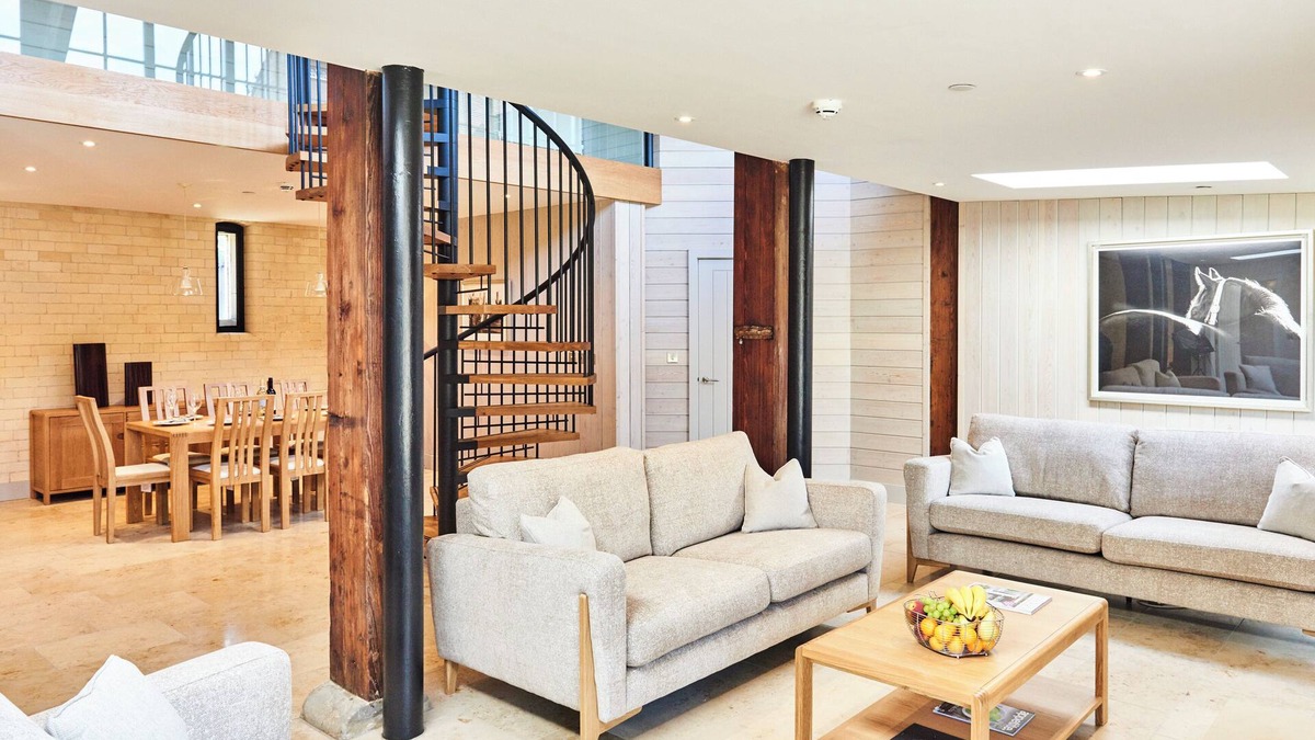Walwick House | THE CARRIAGE HOUSE, pet friendly, with a garden in Humshaugh